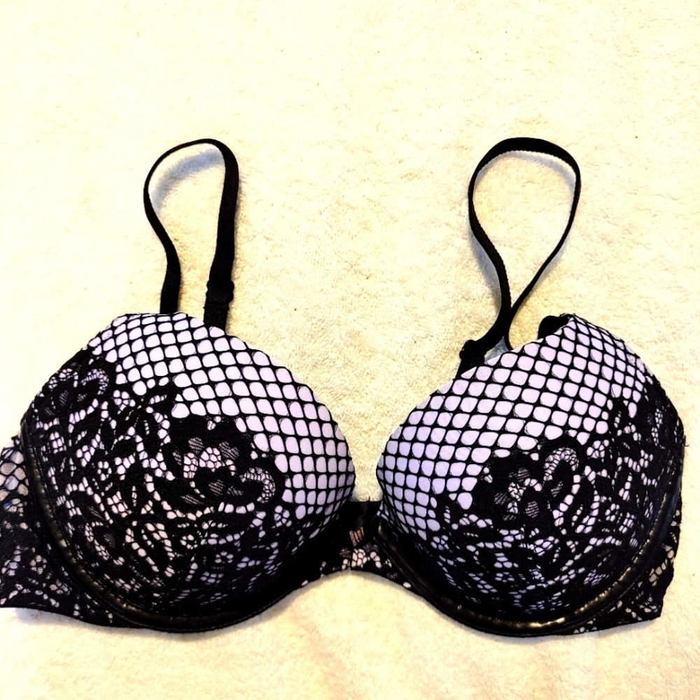 Victoria's Secret Push-up Padded Bra Size 34C